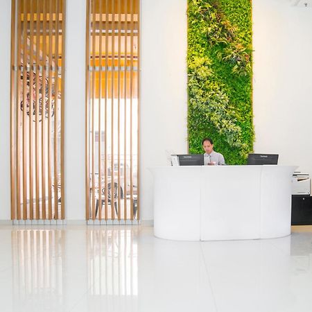 Iw Hotel Hong Kong Exterior photo