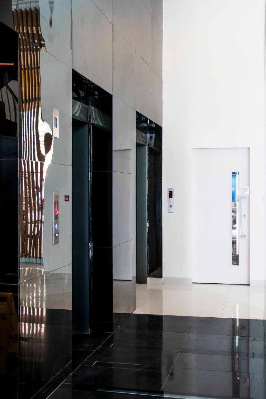 Iw Hotel Hong Kong Exterior photo