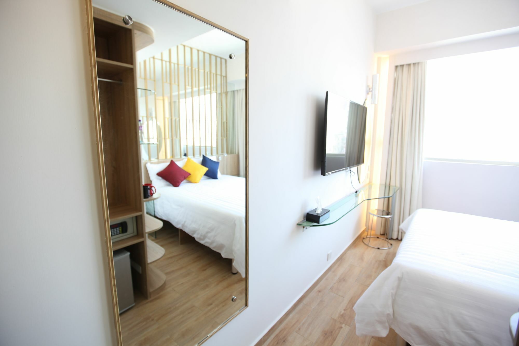 Iw Hotel Hong Kong Exterior photo
